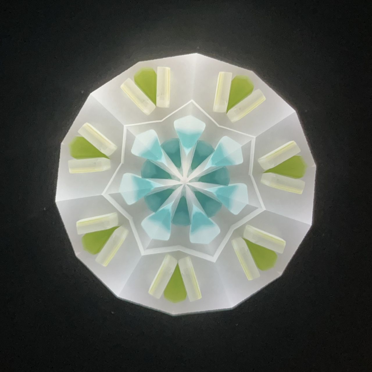Sumiko AKATSU ”Hanachirusato” -green- 2mirror -glass kaleidoscope-