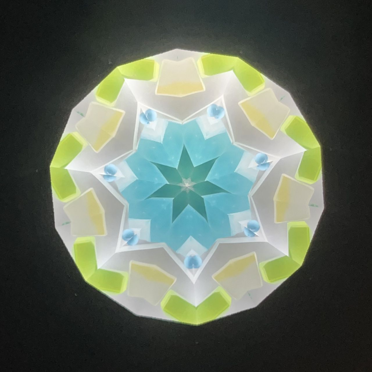 Sumiko AKATSU ”Hanachirusato” -green- 2mirror -glass kaleidoscope-