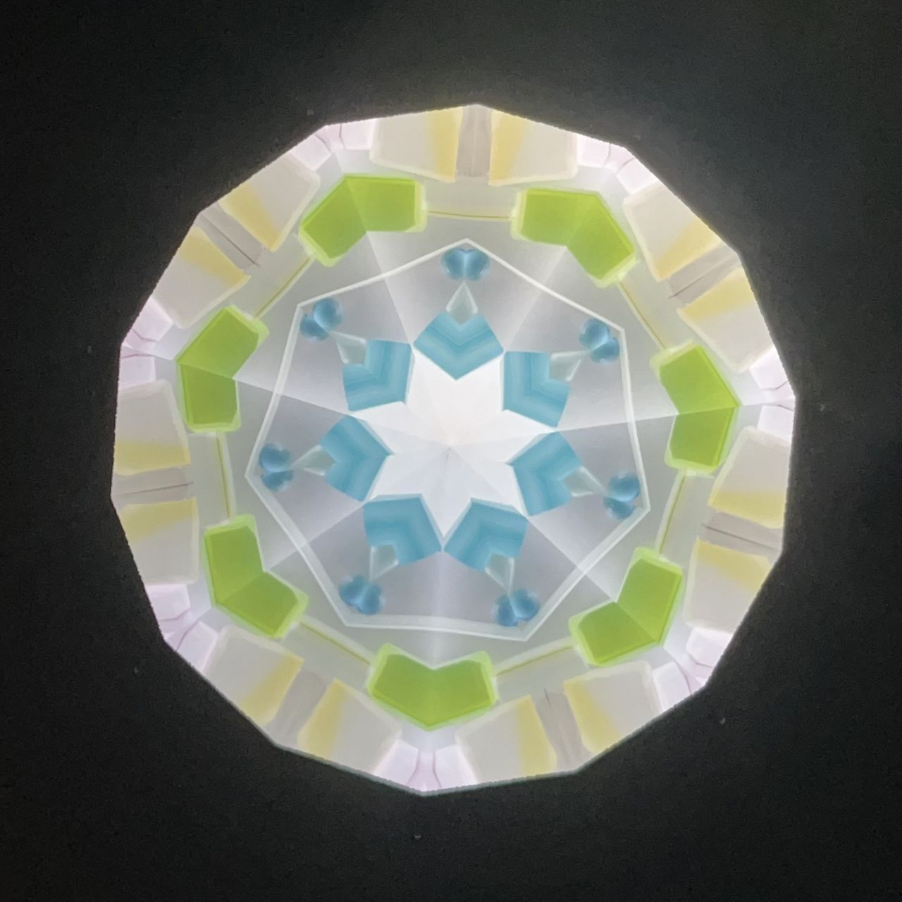 Sumiko AKATSU ”Hanachirusato” -green- 2mirror -glass kaleidoscope-