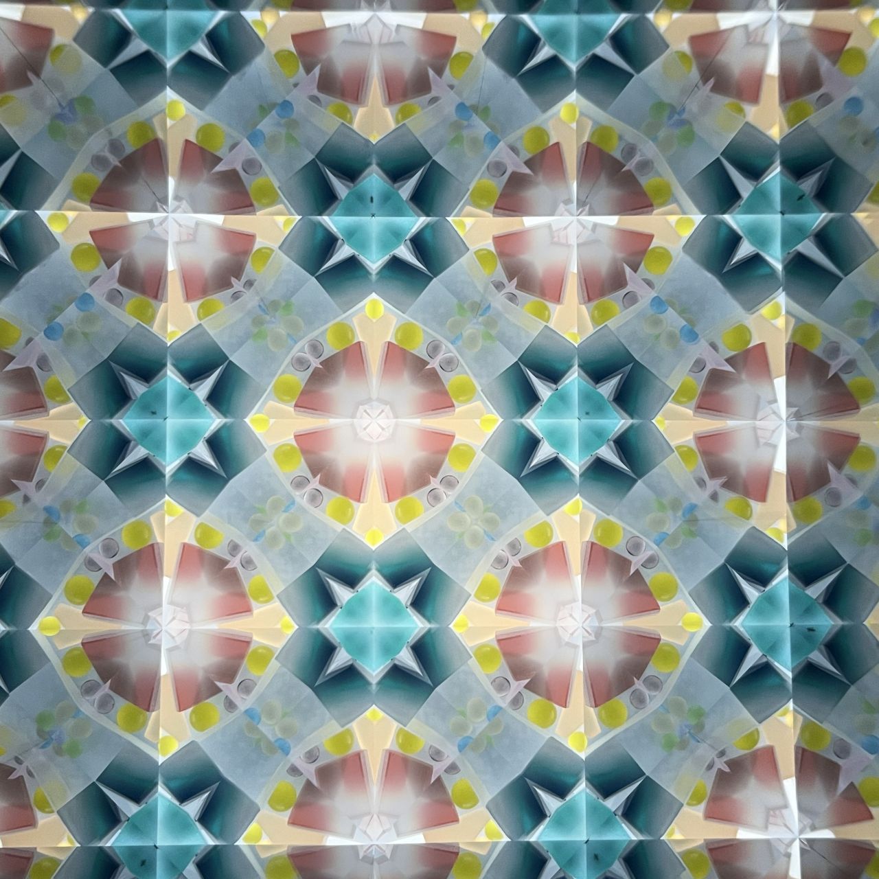 Sumiko AKATSU ”Hanachirusato” -soft yellow- 3mirror -glass kaleidoscope-