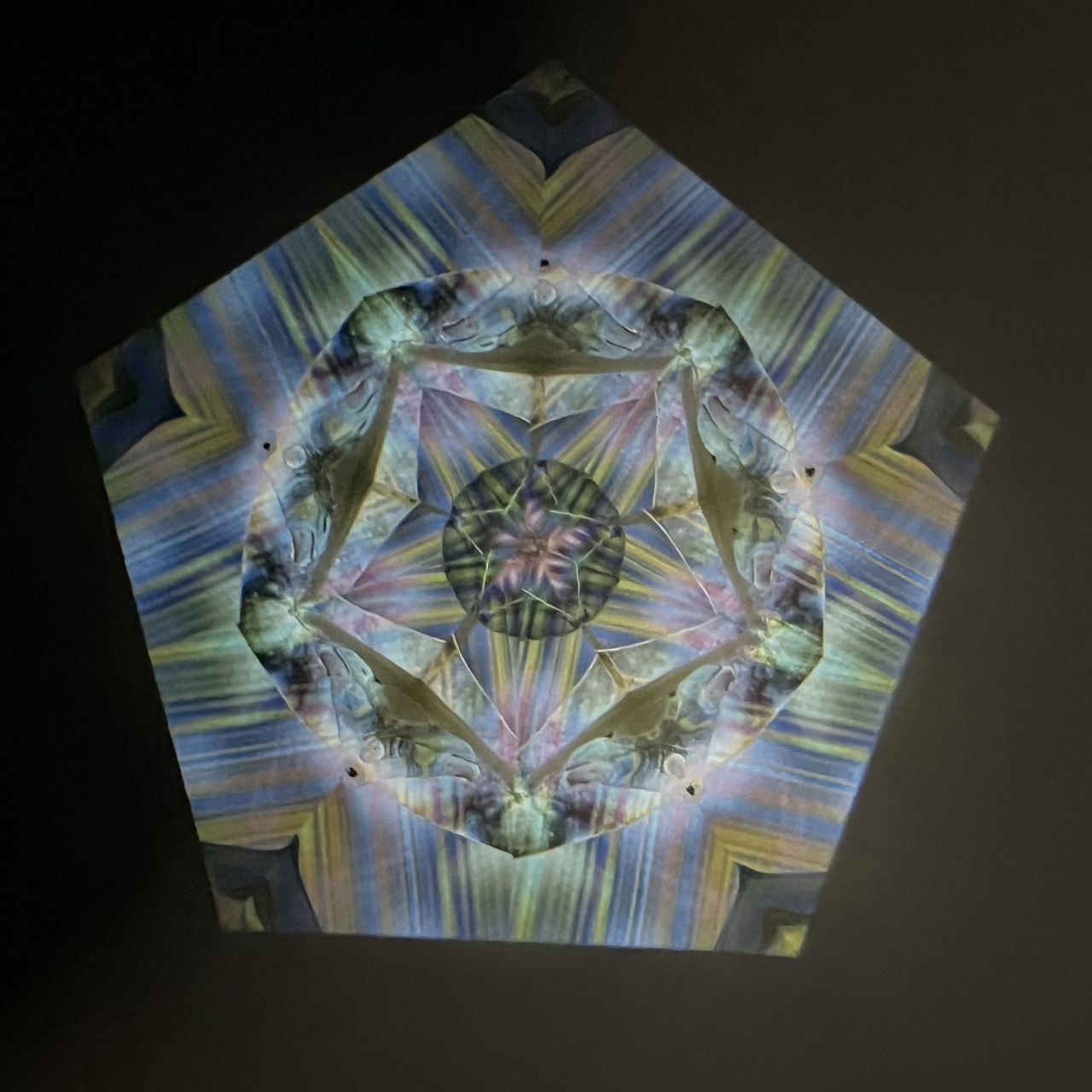 Tomoo Hosono and Chitoshi Takabayashi Polarized kaleidoscope #058