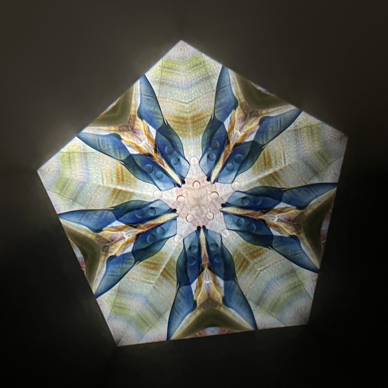 Tomoo Hosono and Chitoshi Takabayashi Polarized kaleidoscope #058