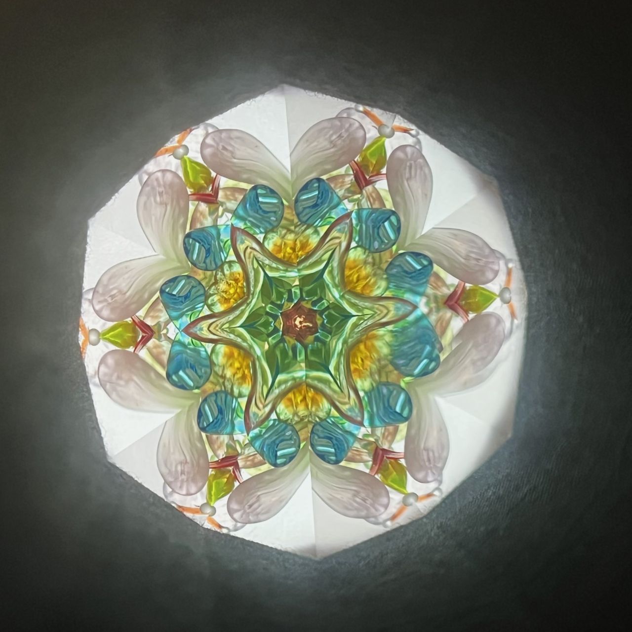 Fumie Ino ”Cranes” - lacquered kaleidoscope -