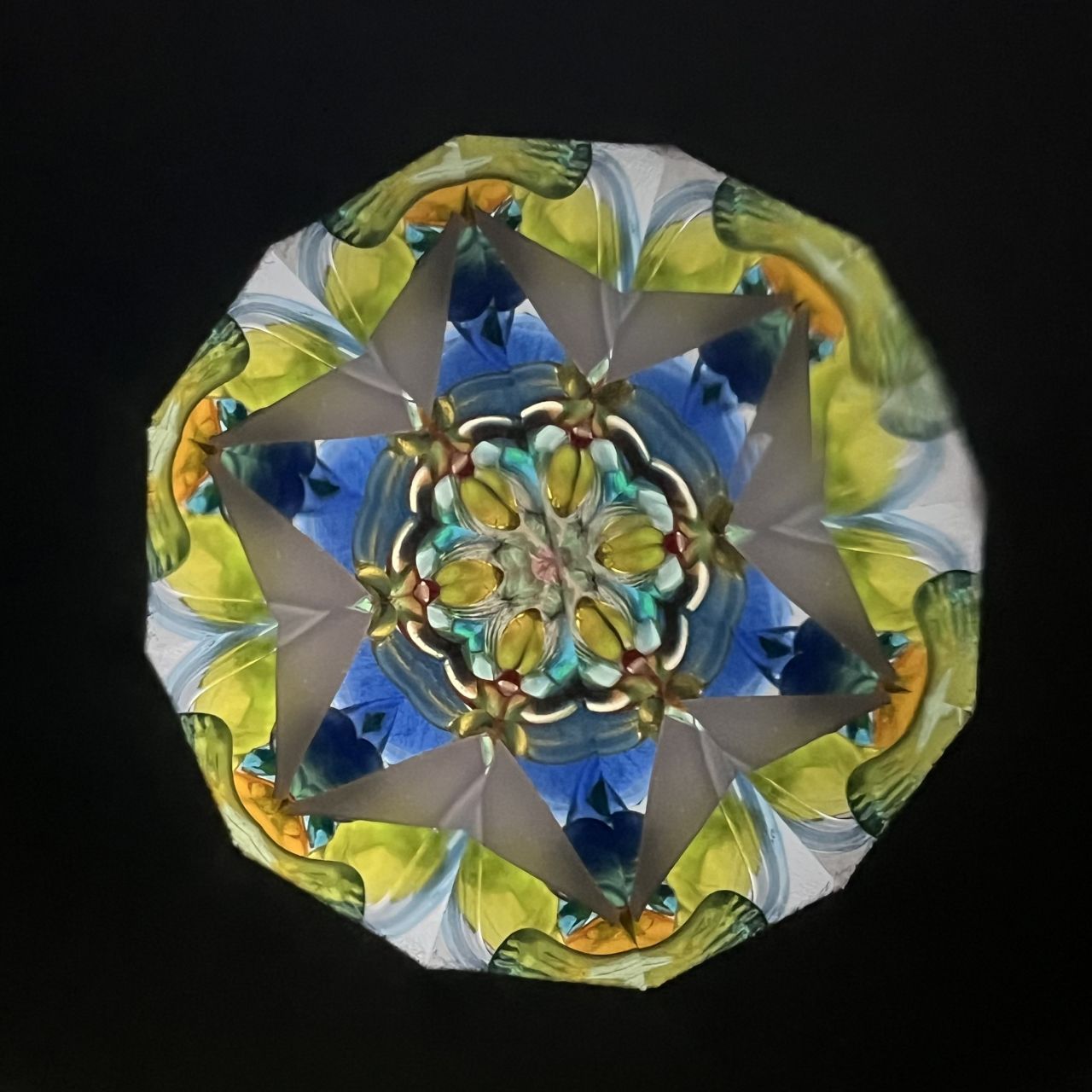 Fumie Ino ”Water Irises” - lacquered kaleidoscope -