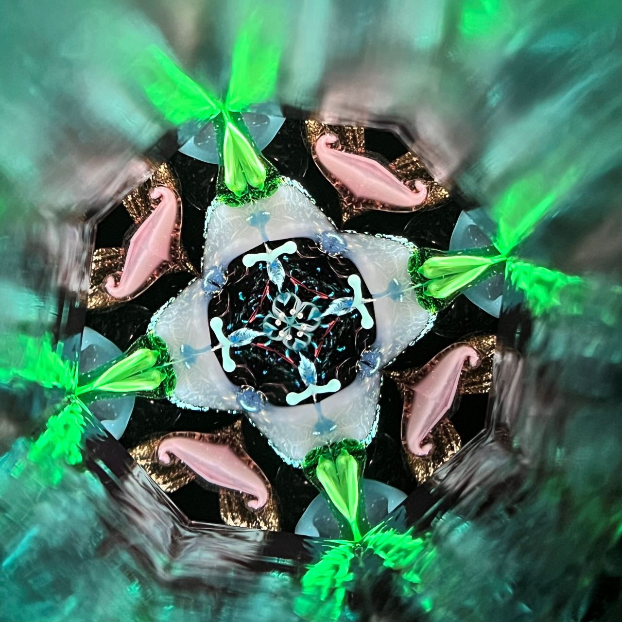 Jun Kojima    Crystal   #2   -ceramic kaleidoscope-