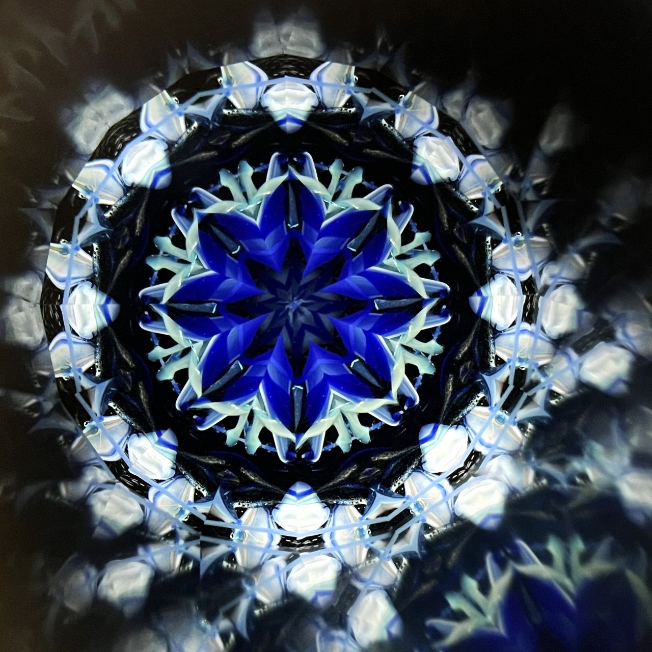 Yoshiko and Takeo Matsumoto "HANA NATURE - indigo blue drops- " - glass kaleidoscope -