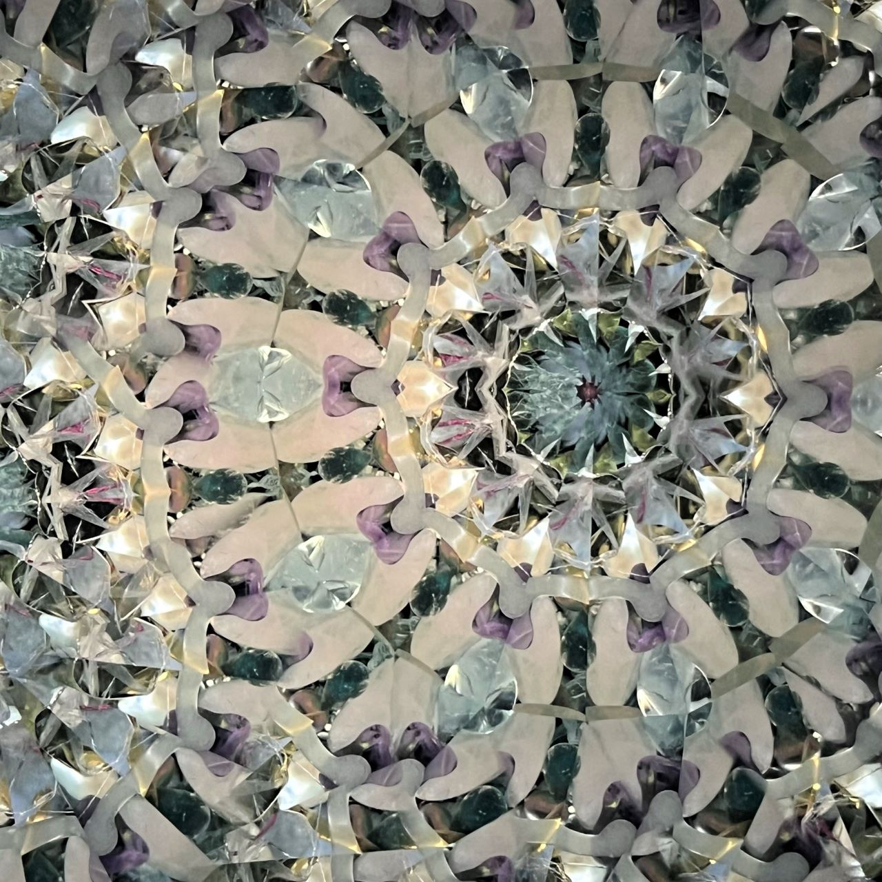 Keiko and Yoshiaki Onodera ”Garden of Illusion” - glass kaleidoscope -