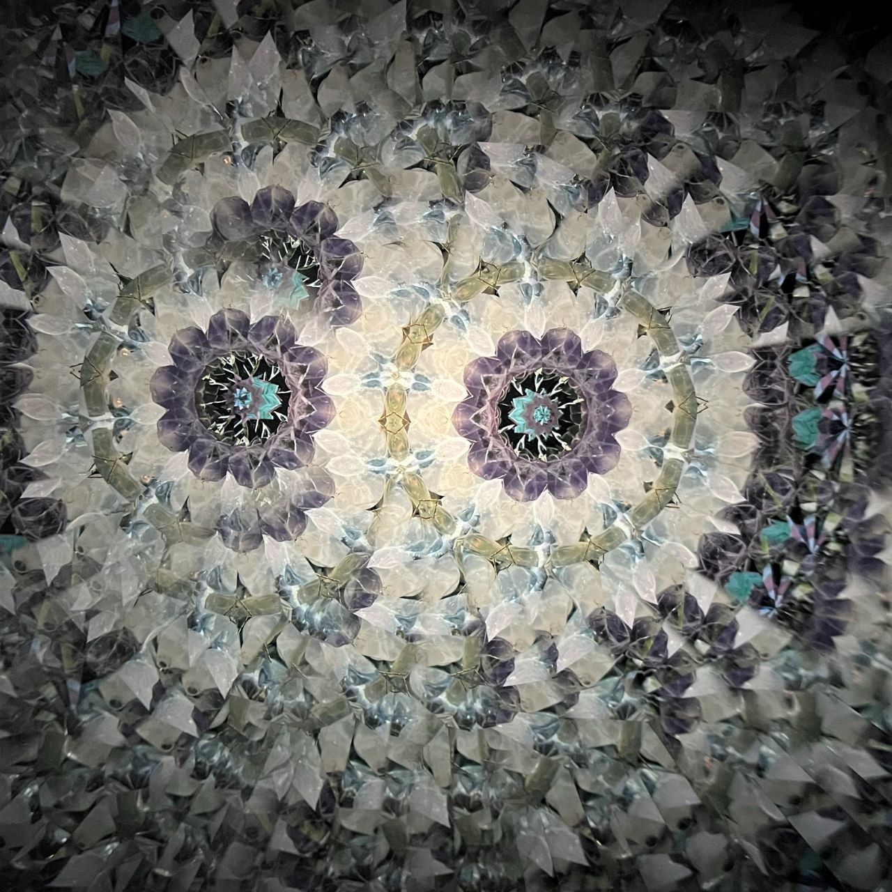 Keiko and Yoshiaki Onodera ”Garden of Illusion” - glass kaleidoscope -