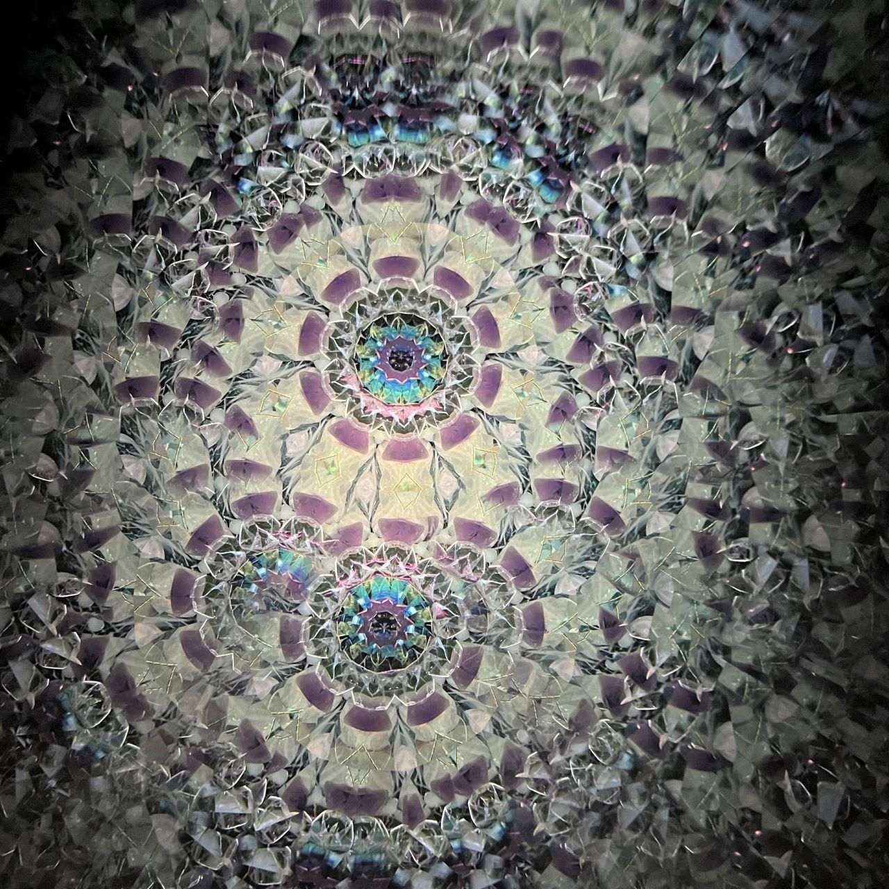 Keiko and Yoshiaki Onodera ”Garden of Illusion” - glass kaleidoscope -