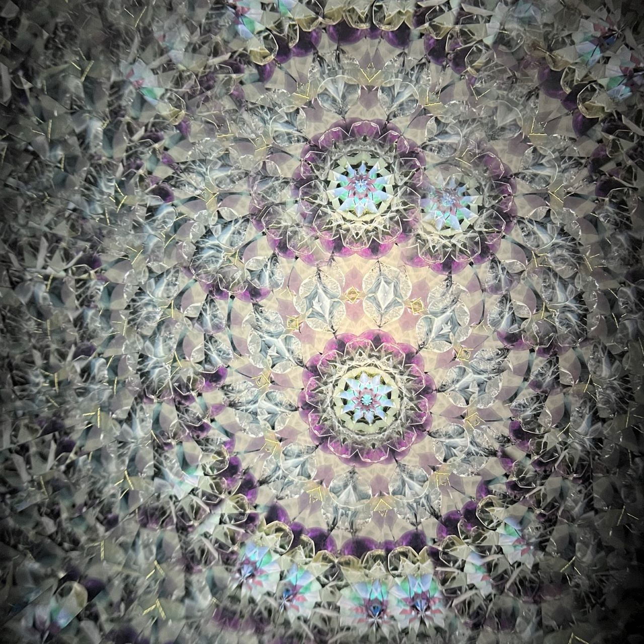 Keiko and Yoshiaki Onodera ”Garden of Illusion” - glass kaleidoscope -