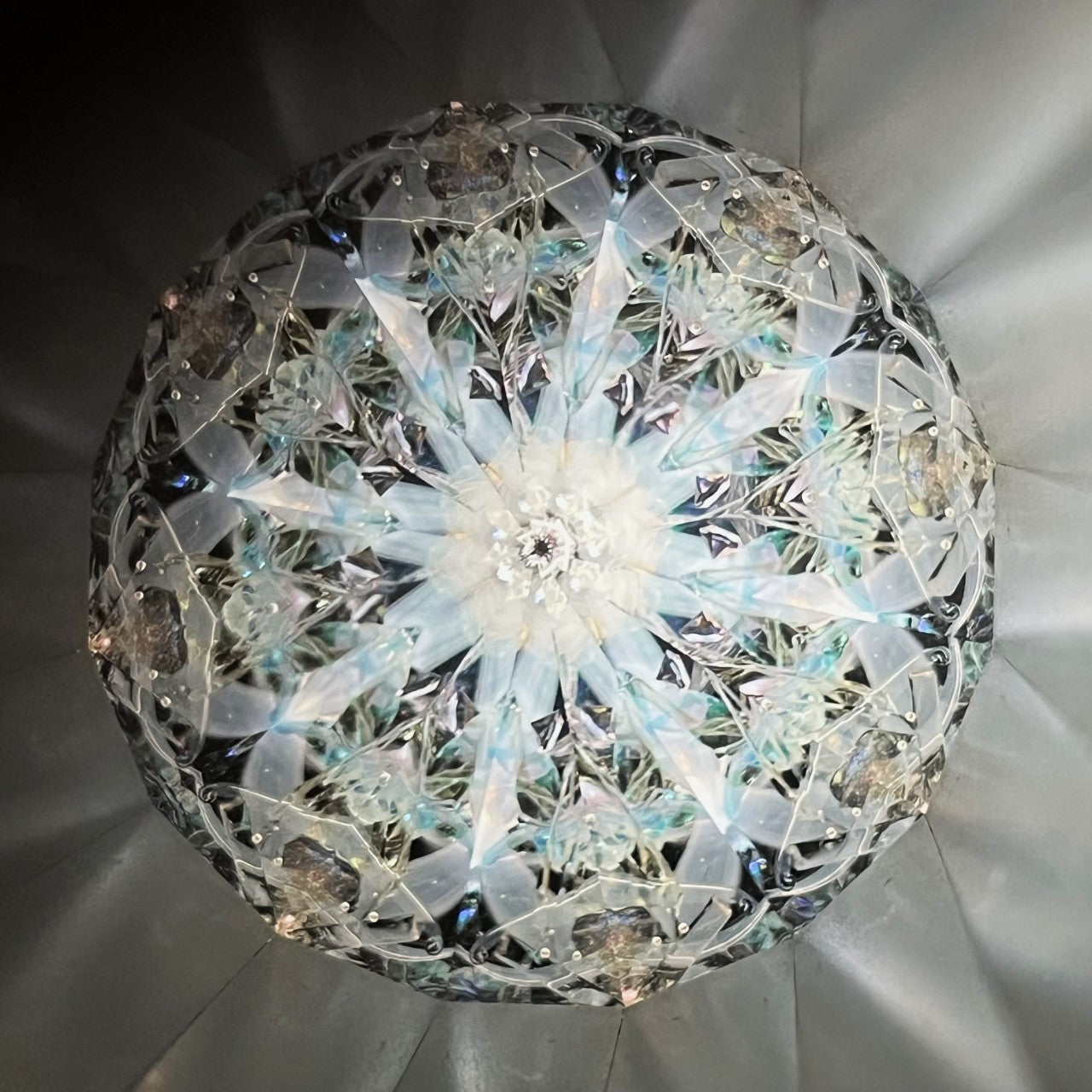 Keiko and Yoshiaki Onodera ”Blossom of Light ” -glass kaleidoscope-