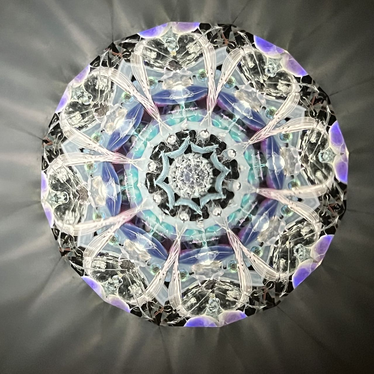 Keiko and Yoshiaki Onodera ”Blossom of Light ” -glass kaleidoscope-
