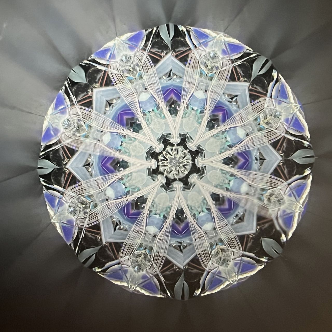 Keiko and Yoshiaki Onodera ”Blossom of Light ” -glass kaleidoscope-