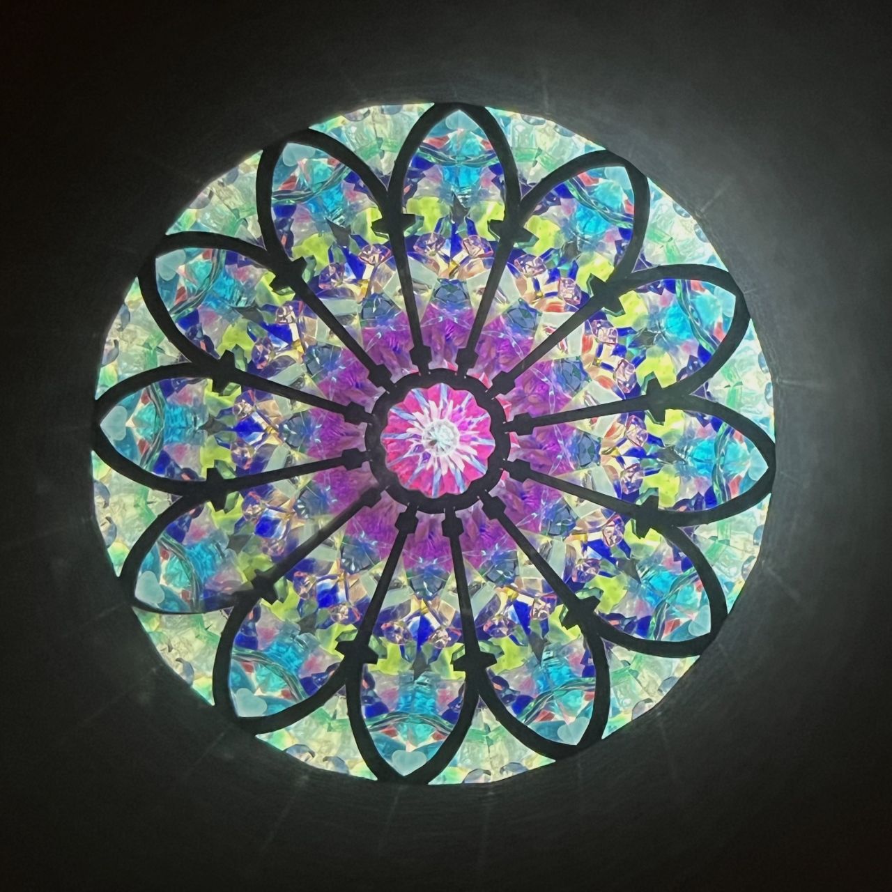 Keiko and Yoshiaki Onodera ”Rose Window ”