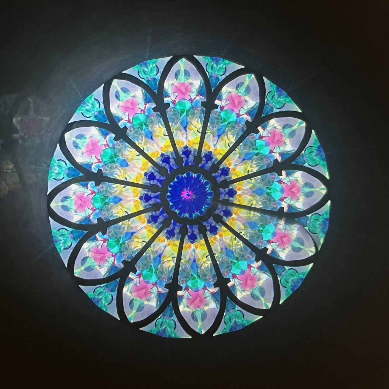 Keiko and Yoshiaki Onodera ”Rose Window ”