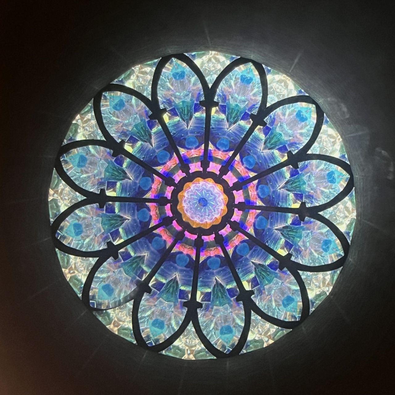 Keiko and Yoshiaki Onodera ”Rose Window ”