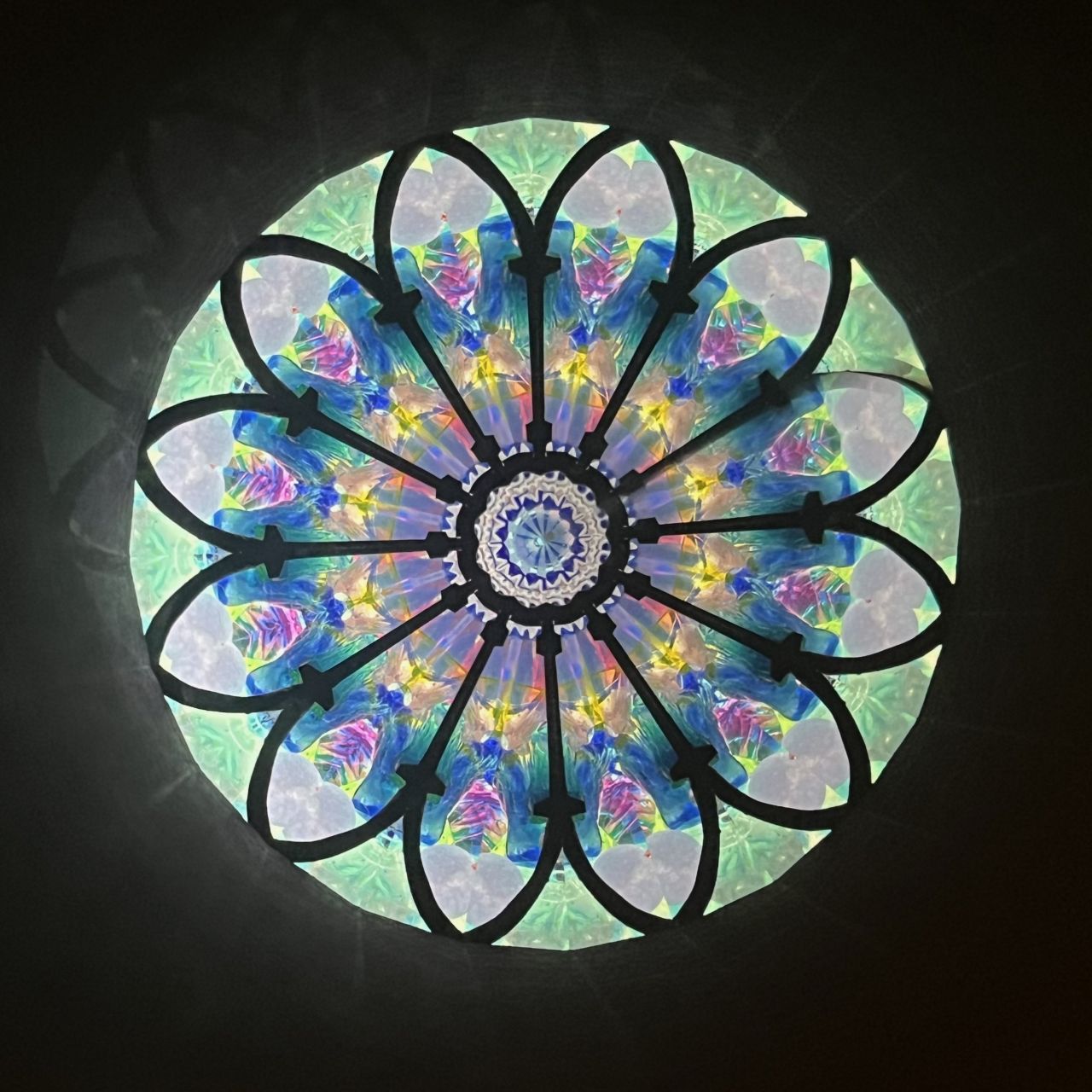 Keiko and Yoshiaki Onodera ”Rose Window ”