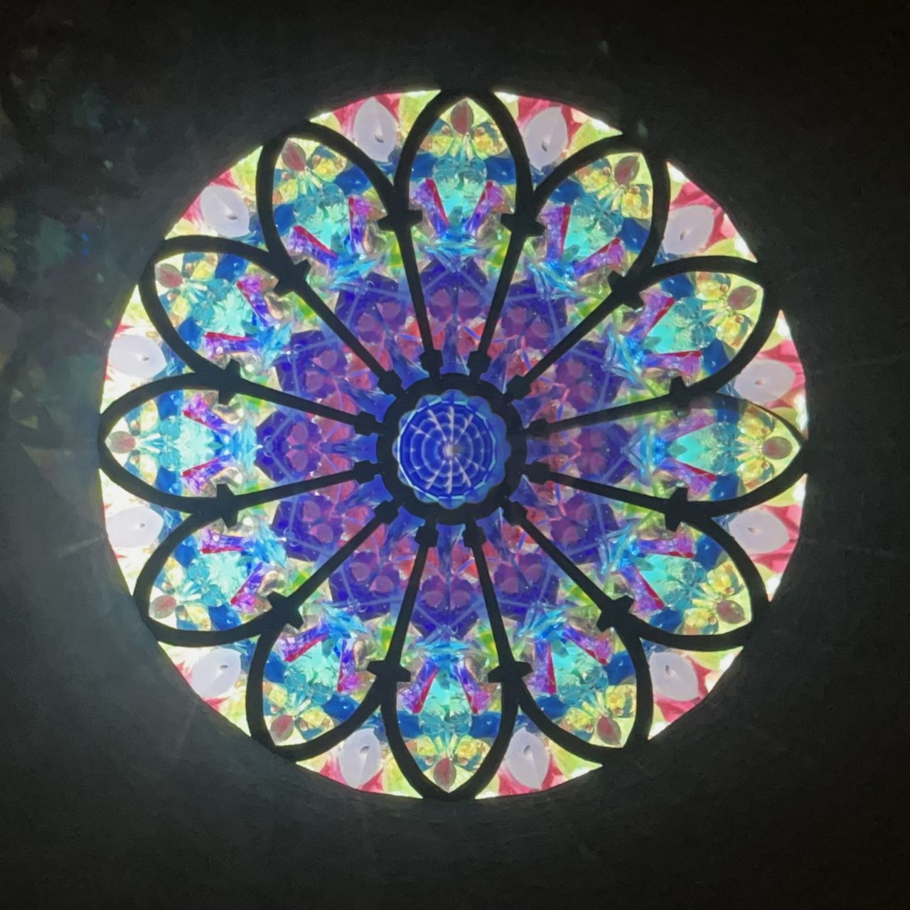 Keiko and Yoshiaki Onodera ”Rose Window ”