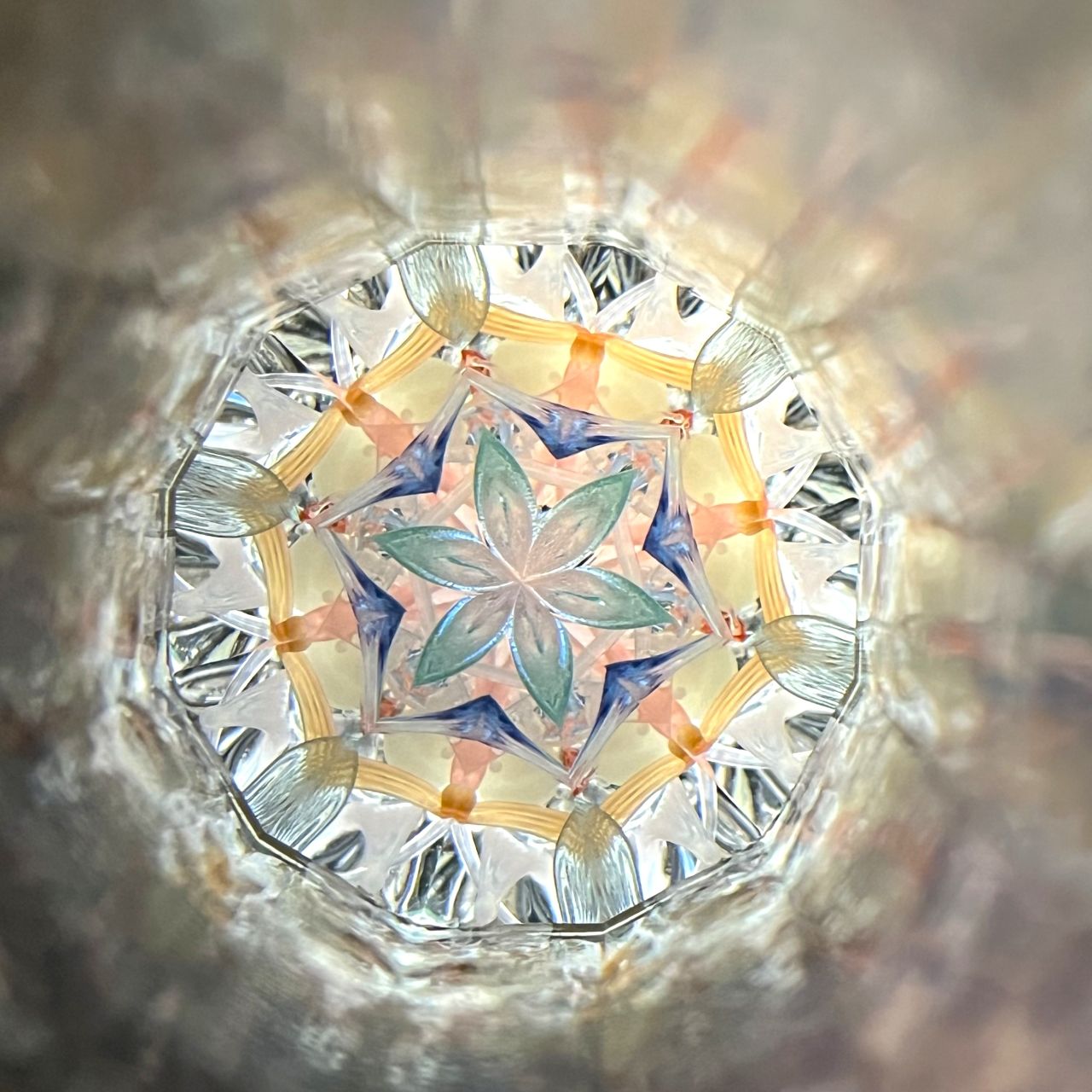 Rieko "Bouquet B " -glass kaleidoscope-