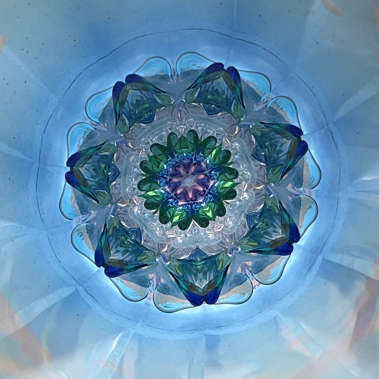 Crystal Garden Shirokane "Happy" blue -glass kaleidoscope-
