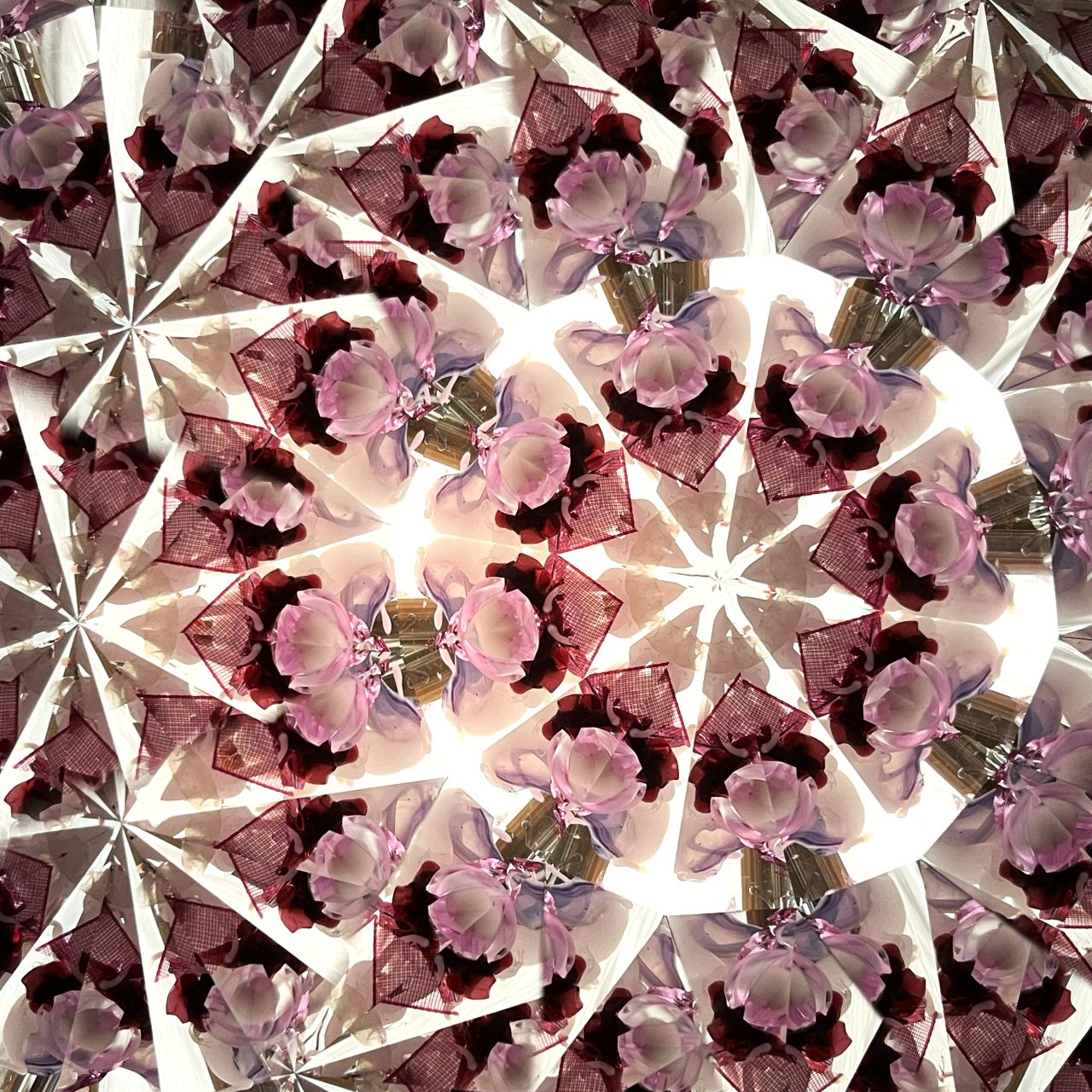 Ayana Endo  "Innocent Flowers  -The Beckoning Canopy-"            -glass kaleidoscope-