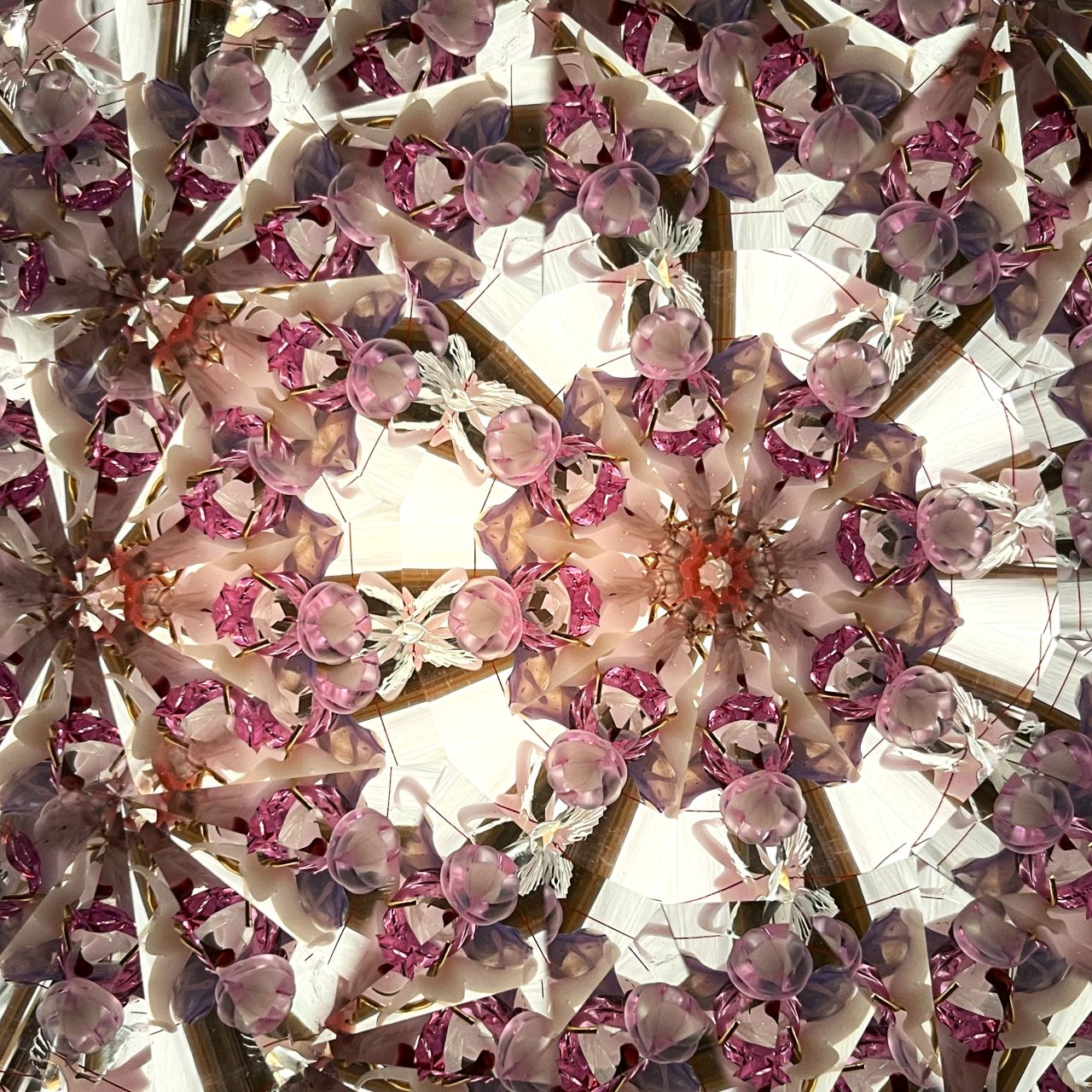 Ayana Endo  "Innocent Flowers  -The Beckoning Canopy-"            -glass kaleidoscope-