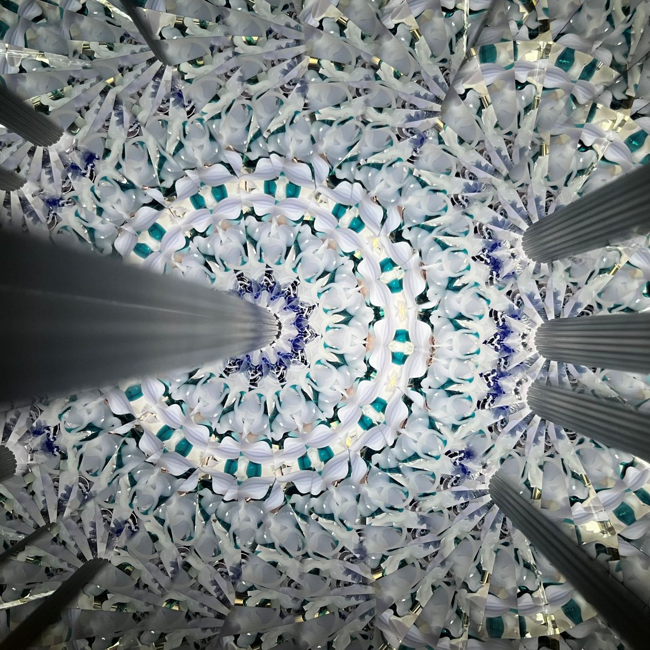 Ayana Endo  "Innocent Flowers  -Nocturne-"            -glass kaleidoscope-