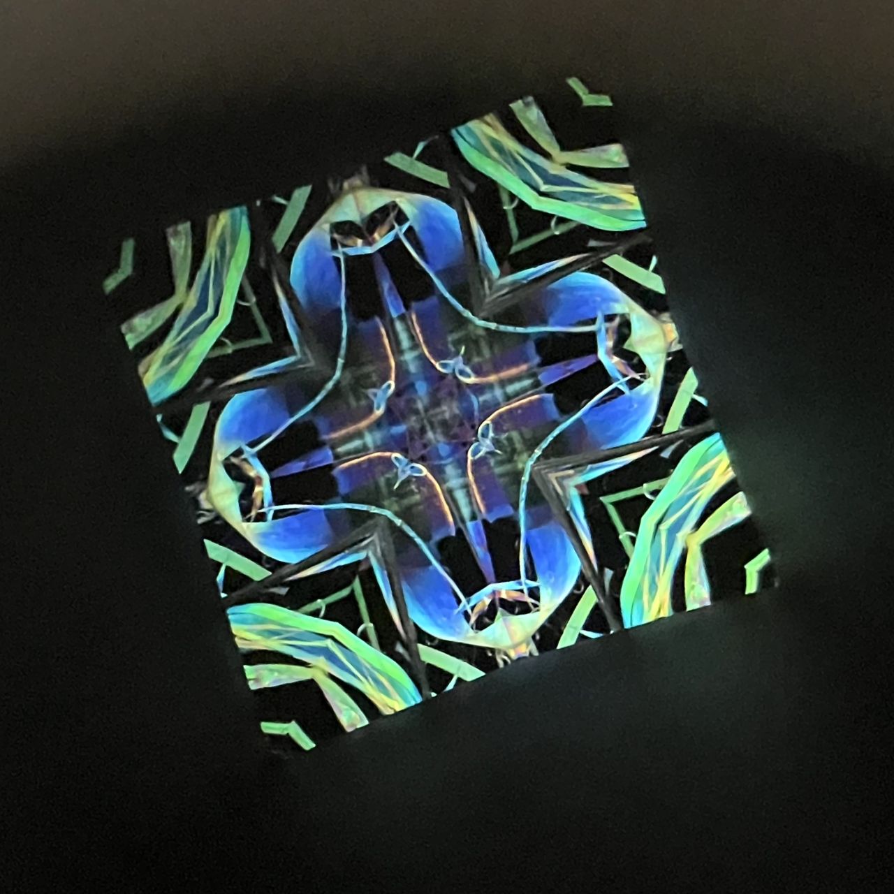 Tomoo Hosono     Polarized kaleidoscope "GEN" #048