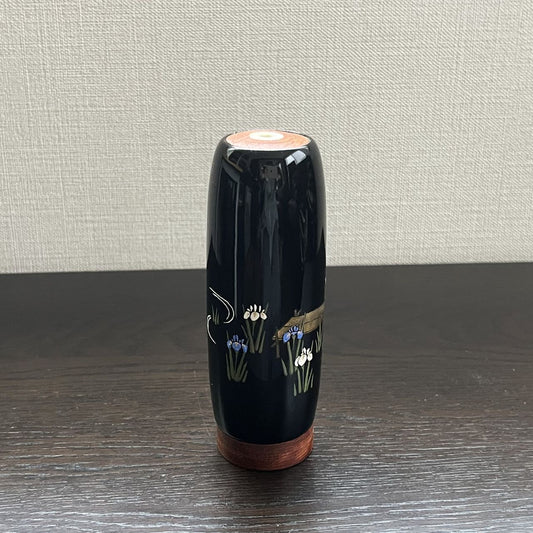 Fumie Ino　”Water Irises”    　　　　　             - lacquered kaleidoscope -