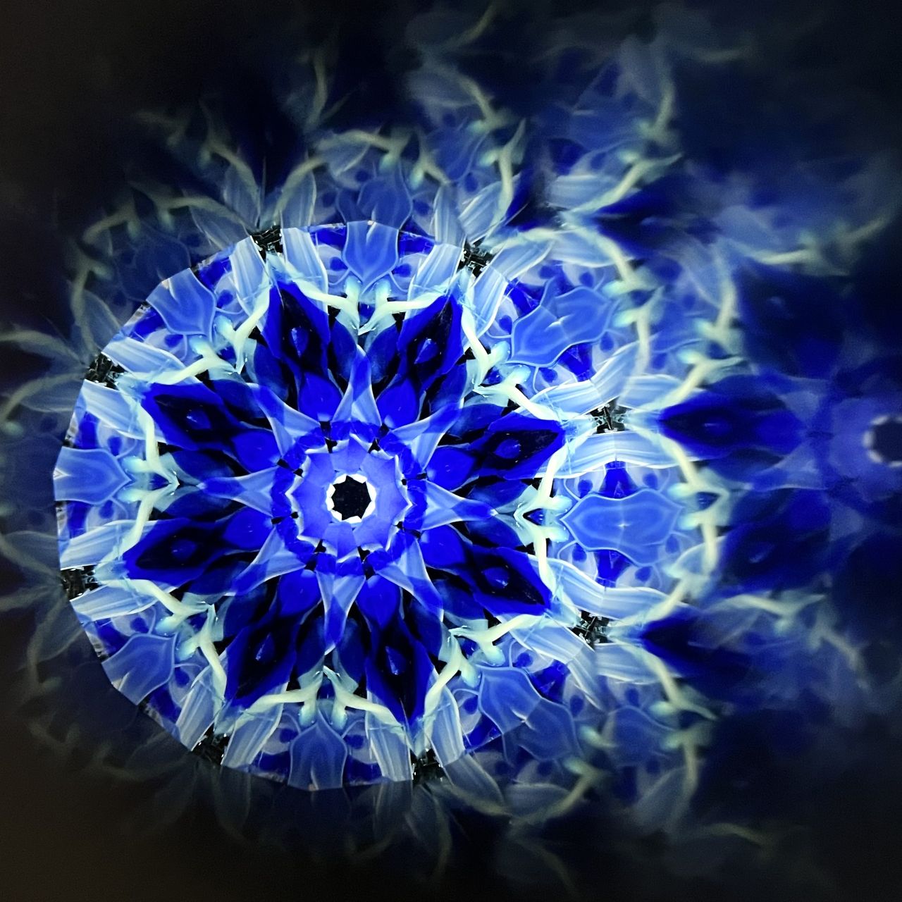 Yoshiko and Takeo Matsumoto    "HANA NATURE - indigo blue drops- "     - glass kaleidoscope -