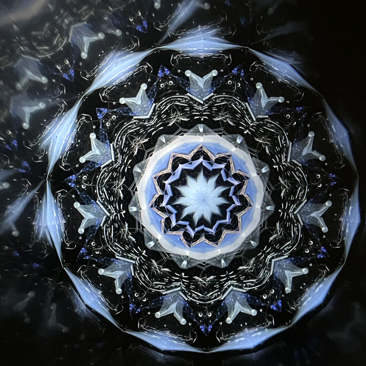 Yoshiko and Takeo Matsumoto    "HANA GRANDE - ice purple- "     - glass kaleidoscope -