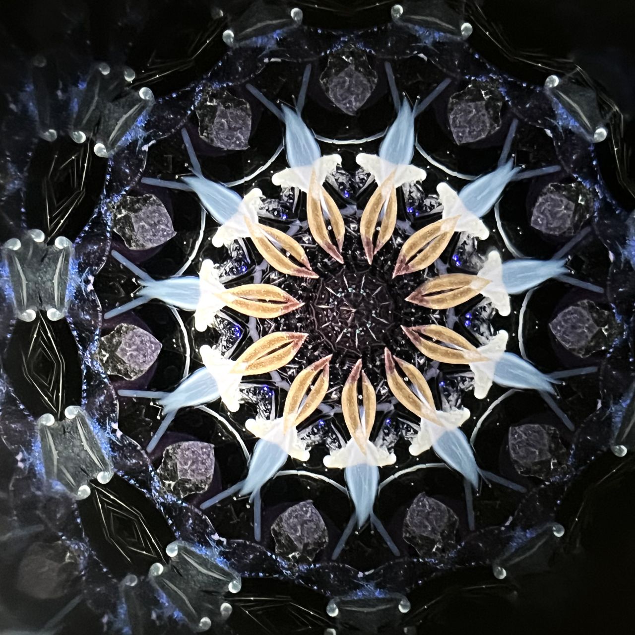 Yoshiko and Takeo Matsumoto    "HANA GRANDE - ice purple- "     - glass kaleidoscope -