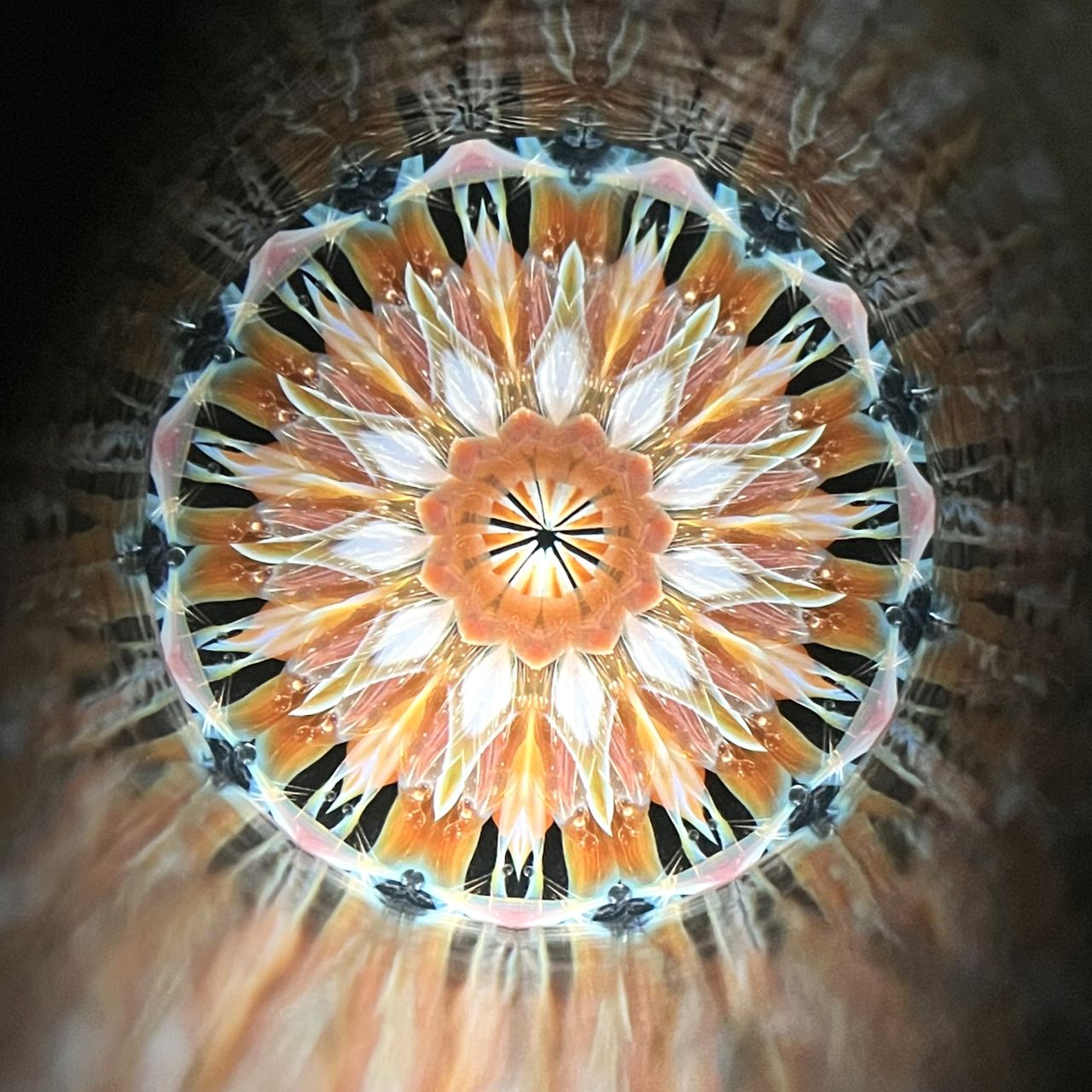 Yoshiko and Takeo Matsumoto    "HANA - amber- "     - glass kaleidoscope -